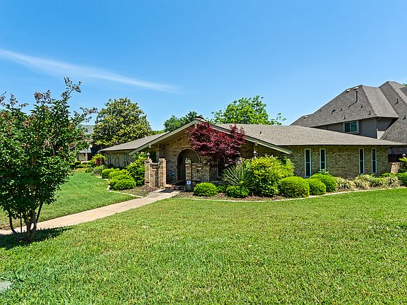 5th image of 10110 Robin Hill Ln