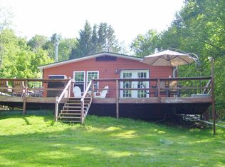 109 Riverside Dr, Greentown, PA 18426