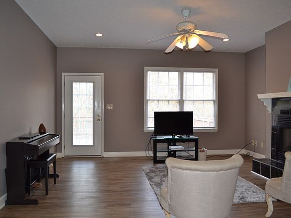 3rd image of 124 Arey Ct