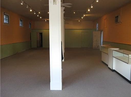 Building Photo 3
