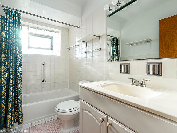 5th image of 7347 W Diversey Ave APT 7