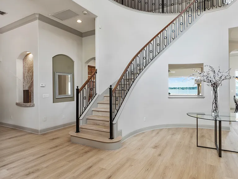 7926 Versilia Dr — Photo 3