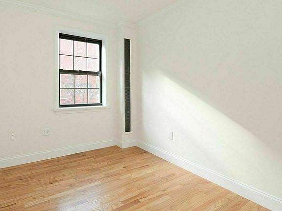 2nd image of 501 E 12th St APT 6