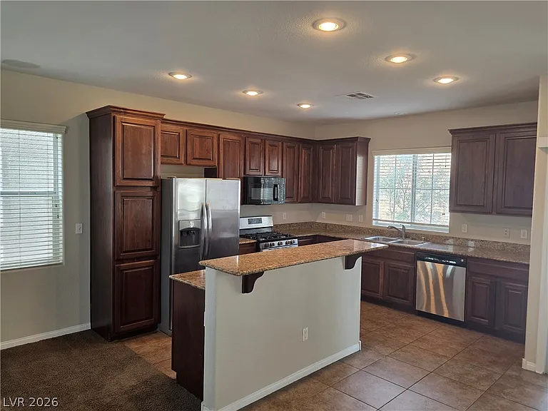 9547 Leaping Lizard St — Photo 2