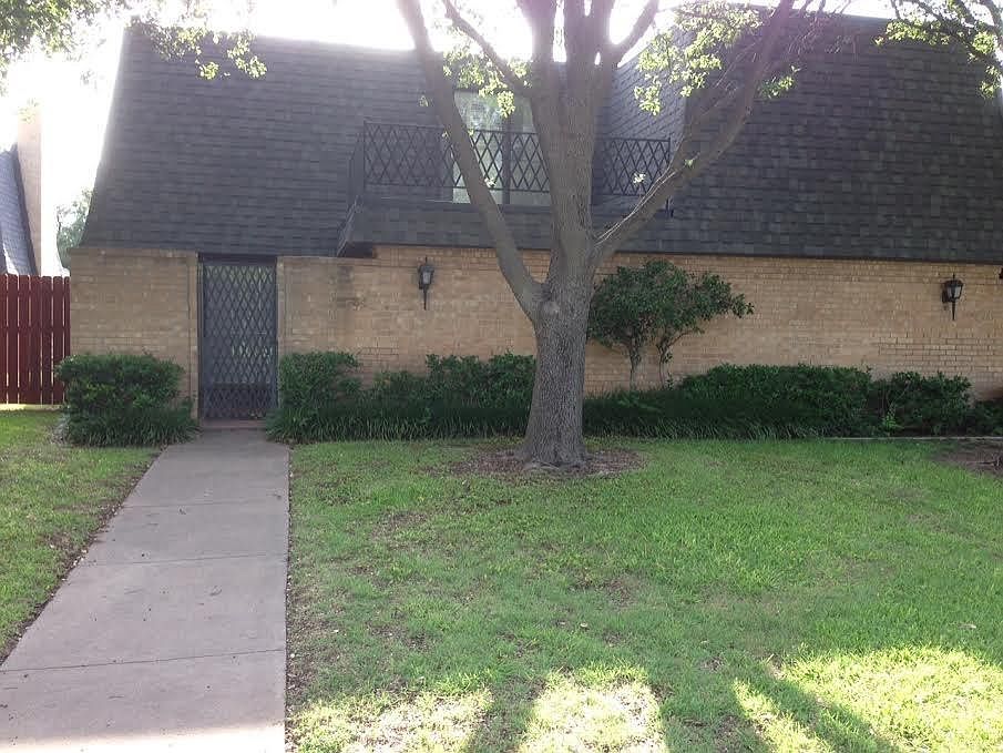 1st image of 2734 Barrow St
