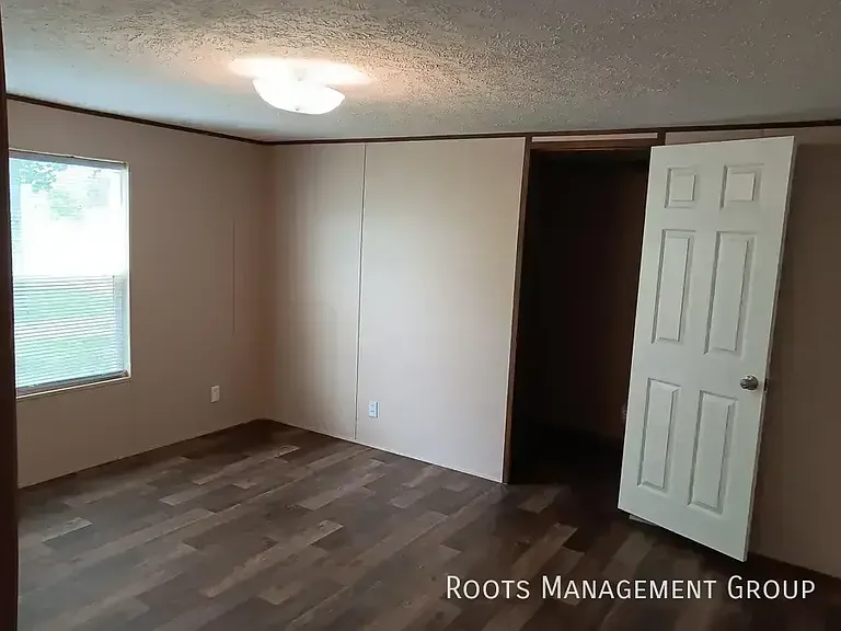 15 Locust St #15 — Photo 8