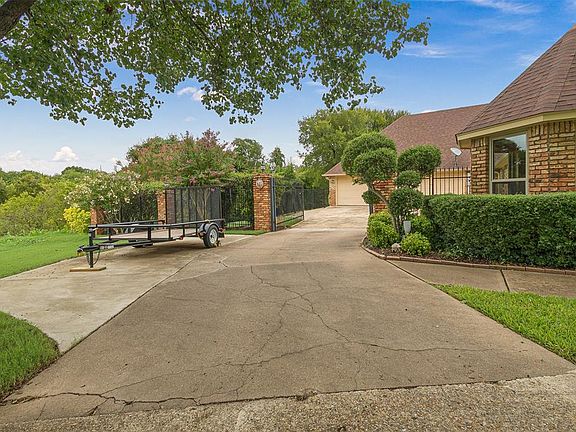 5th image of 536 Estate Dr