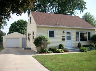 2036 Valleyhigh Dr NW, Rochester, MN 55901