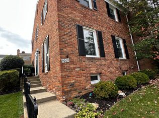 9209 Graceland Pl, Fairfax, VA 22031