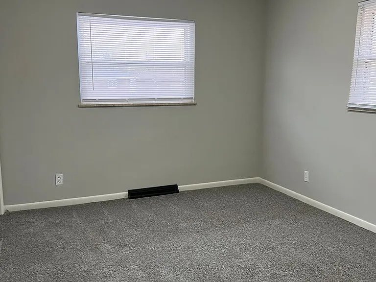 1387 E Gates St — Photo 16