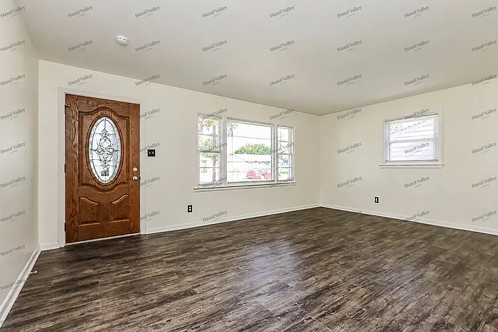3 bed, 1.0 bath, 1424 sqft, $1,495 — Photo 4
