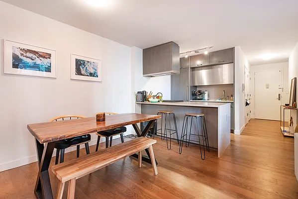 Rented by R New York | media 10