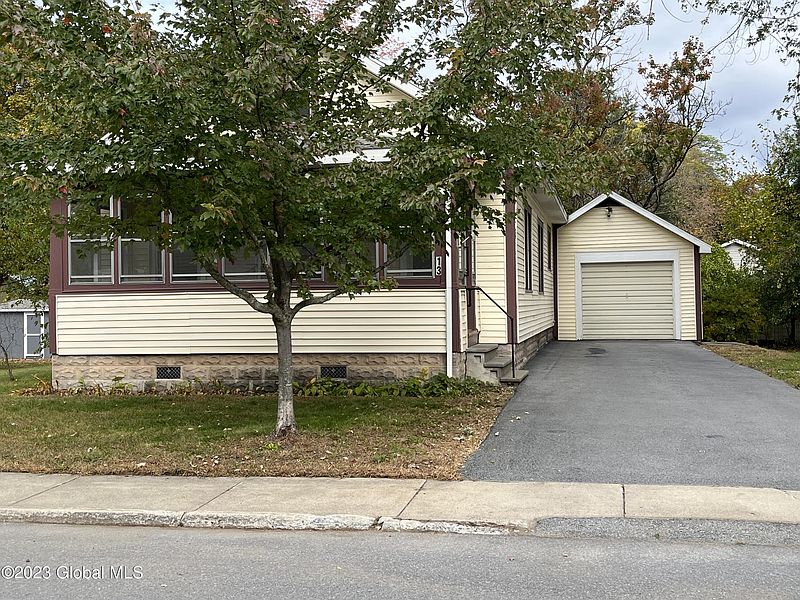 4th image of 13 Stewart Avenue