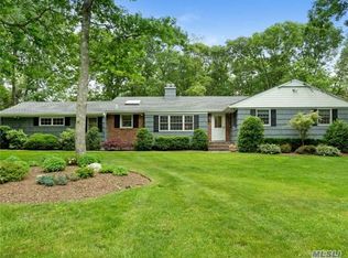2 Beh Ct, Huntington, NY 11743