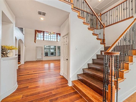 5th image of 9379 Prestwick Dr