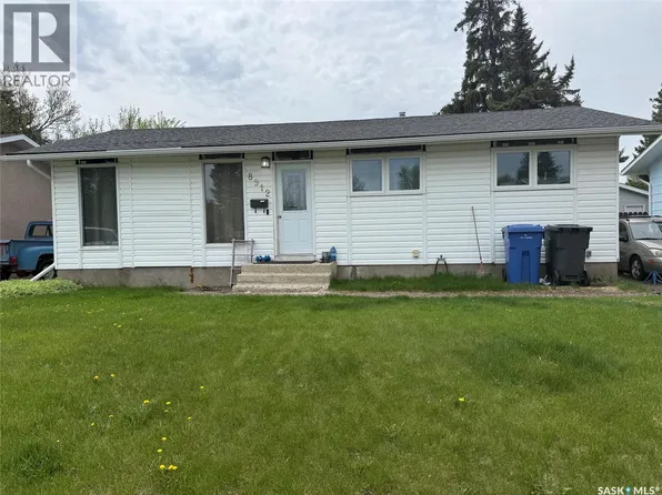 8912 Deans Cres, North Battleford, SK S9A 3H7