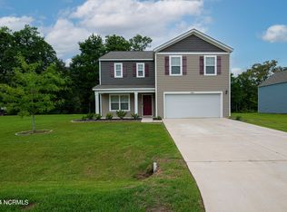 384 High Ridge Ct, Sneads Ferry, NC 28460