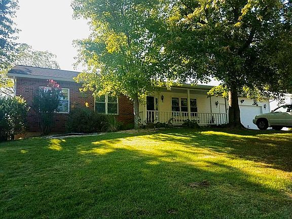 2nd image of 25 Williamsburg Ln