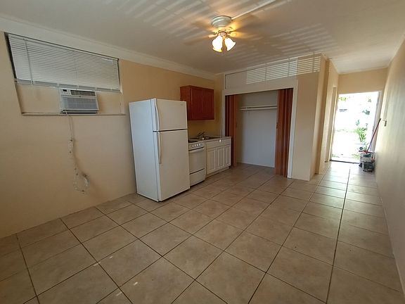 2nd image of 182 W 34th St