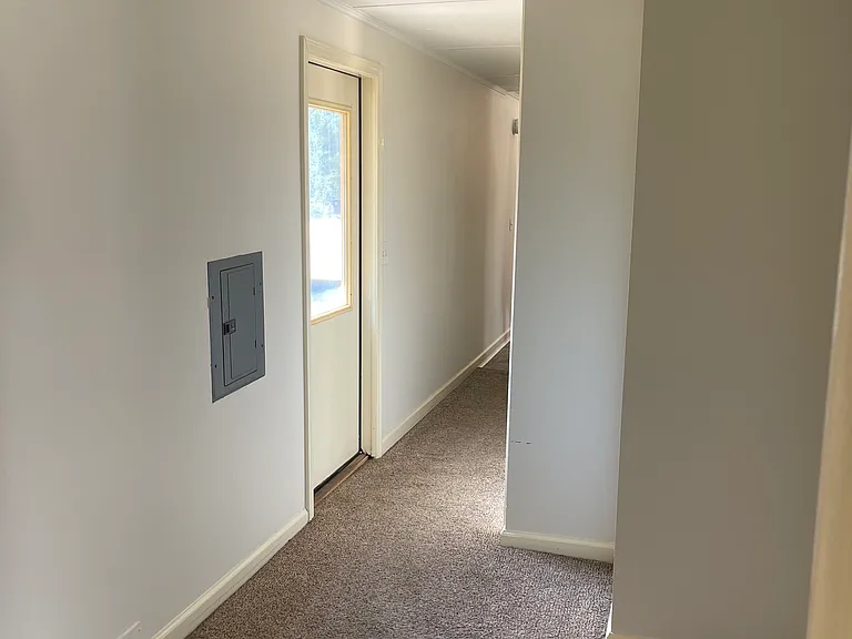 221 Meteyard Ln — Photo 8