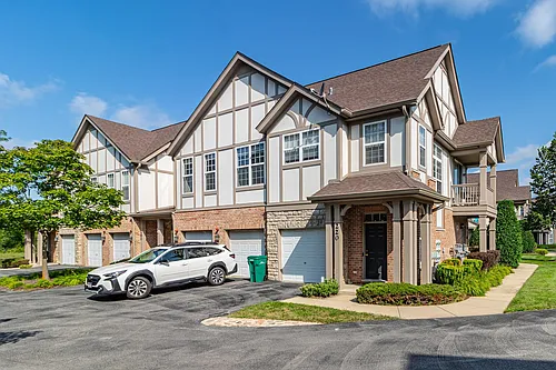 200 Rosehall Dr #220 Photo 1
