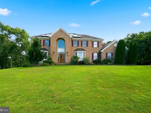 240 Kristine Ave, Manahawkin, NJ 08050