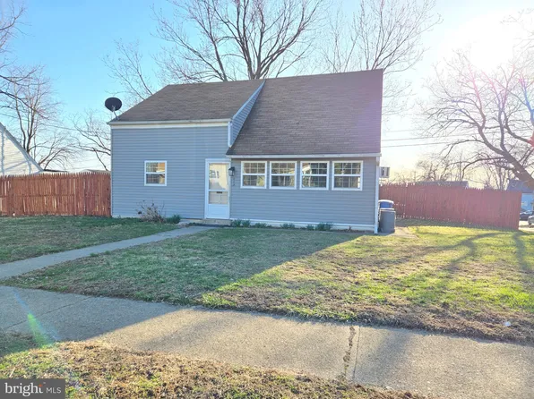 908 Sutters Mill Ln, Temple, PA 19560