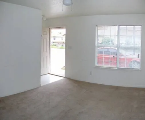 002_Living room_07092021
