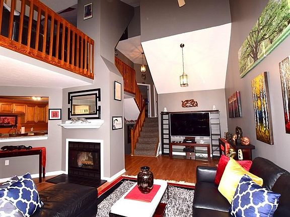 5th image of 237 South St APT 10