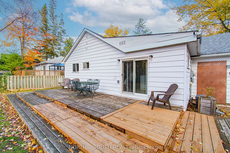 Wasaga Beach House for rent - 3 Bedrooms — photo 2