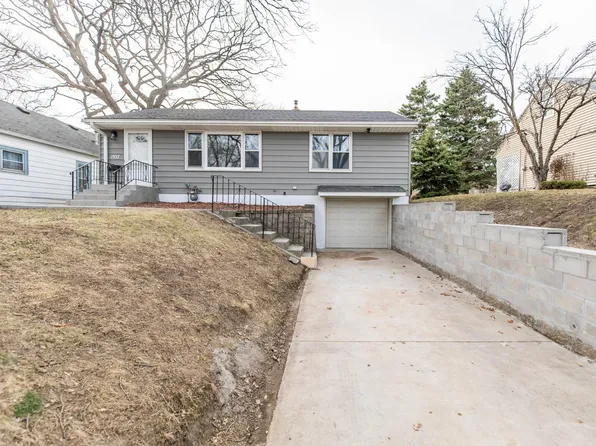 1937 Carl St, Lauderdale, MN 55113