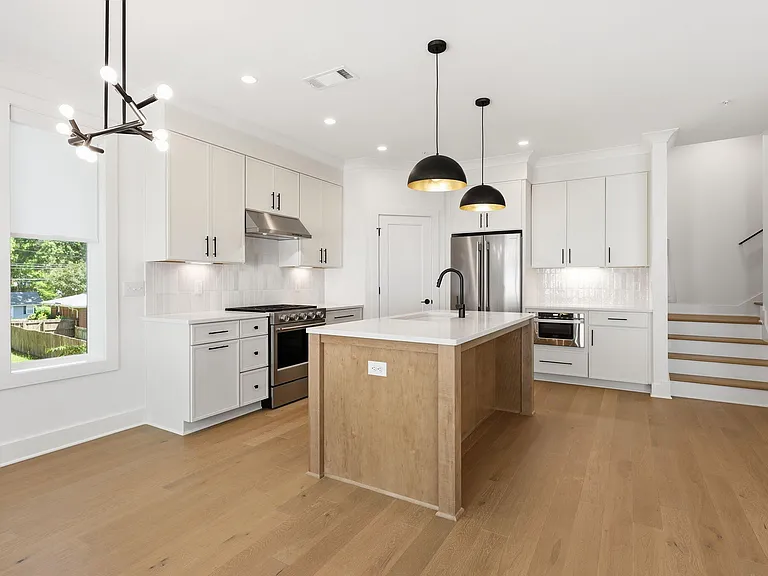 403 Chatham View Rd — Photo 7