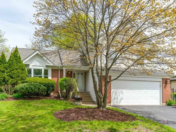 130 Newfield Ct, Buffalo Grove, IL 60089
