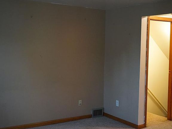 5th image of 239 C Whitestown Vlg