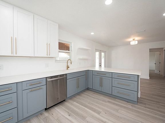4th image of 790 Palm Dr