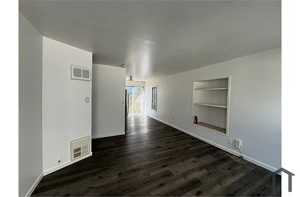 Building Photo - 4800 Daisy St