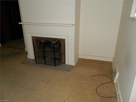 3rd image of 2094 Elmwood Ave