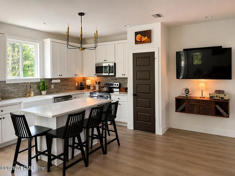 1200 N Clay St — Photo 12