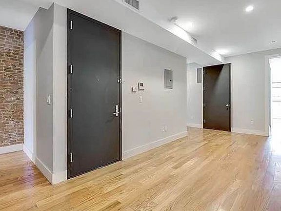 5th image of 1106 Jefferson Ave #8D