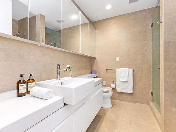 5th image of 301 E 61st St APT 3C