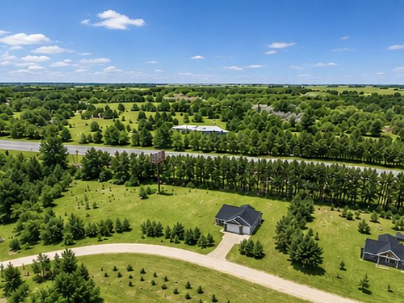 4th image of 1400 Carriage Hill Dr