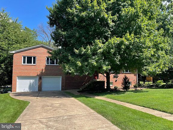 2nd image of 3603 Rose Ln