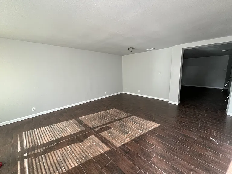 2826 Fisher Field Dr — Photo 2