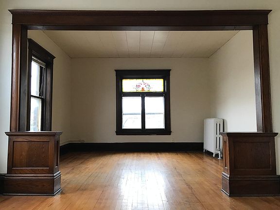 2nd image of 2400 Lyndale Ave S APT 3