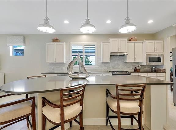 5th image of 7065 Live Oak Dr