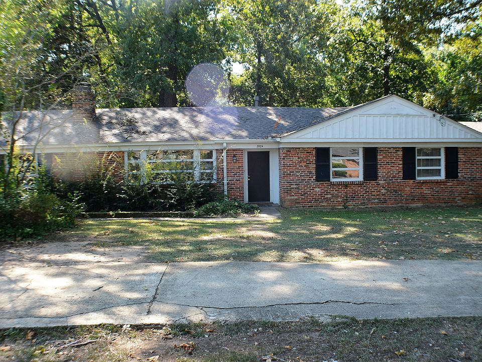 Front of 3924 Wares Ferry