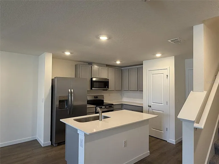 4391 Hazel St — Photo 5