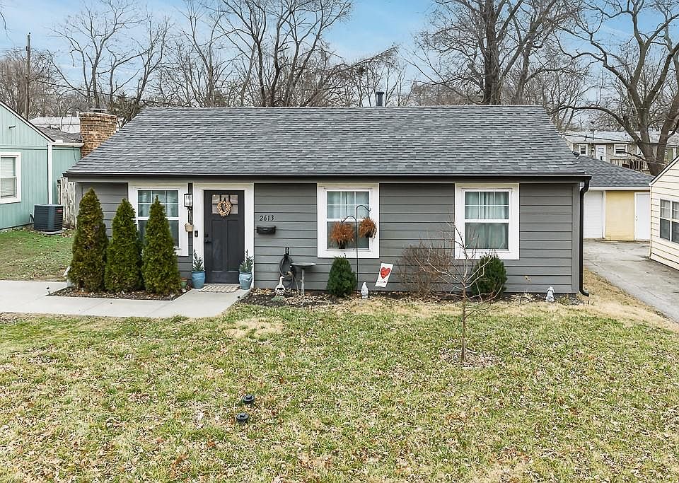 1st image of 2613 S 49th St