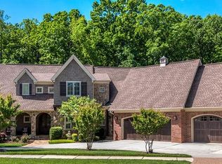 1709 Shadow Forest Dr, Matthews, NC 28105