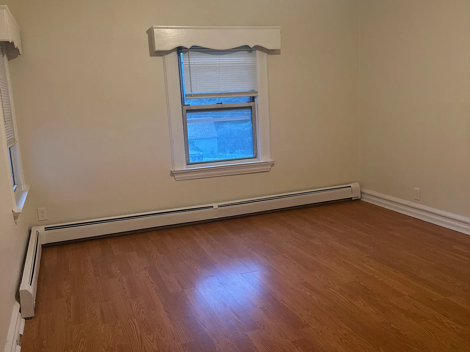2 bed, 1200 sqft, $2,700 — Photo 4
